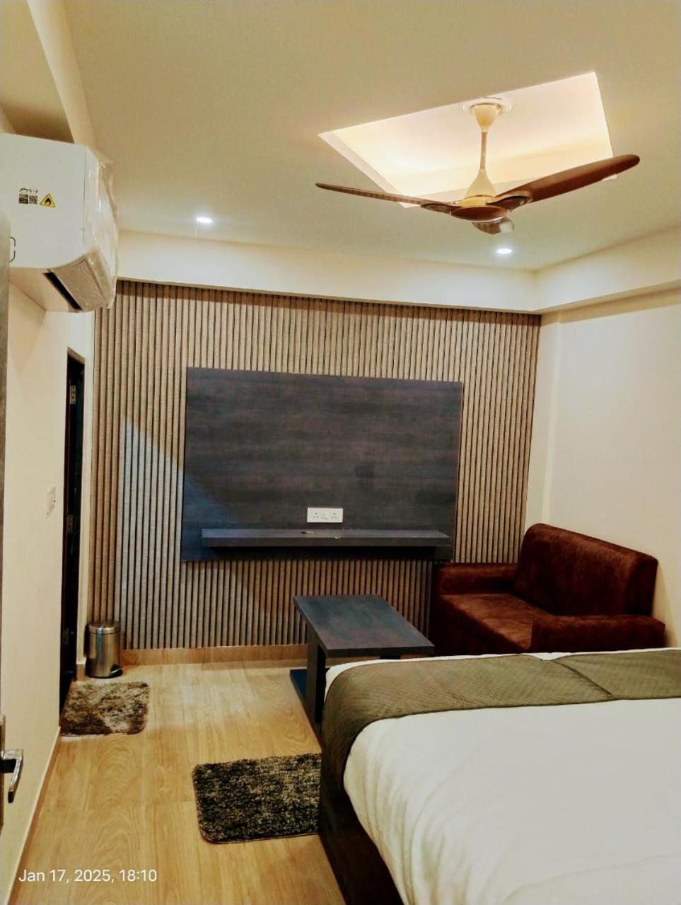 Hotel Abhinandan Ayodhya Ngoại thất bức ảnh