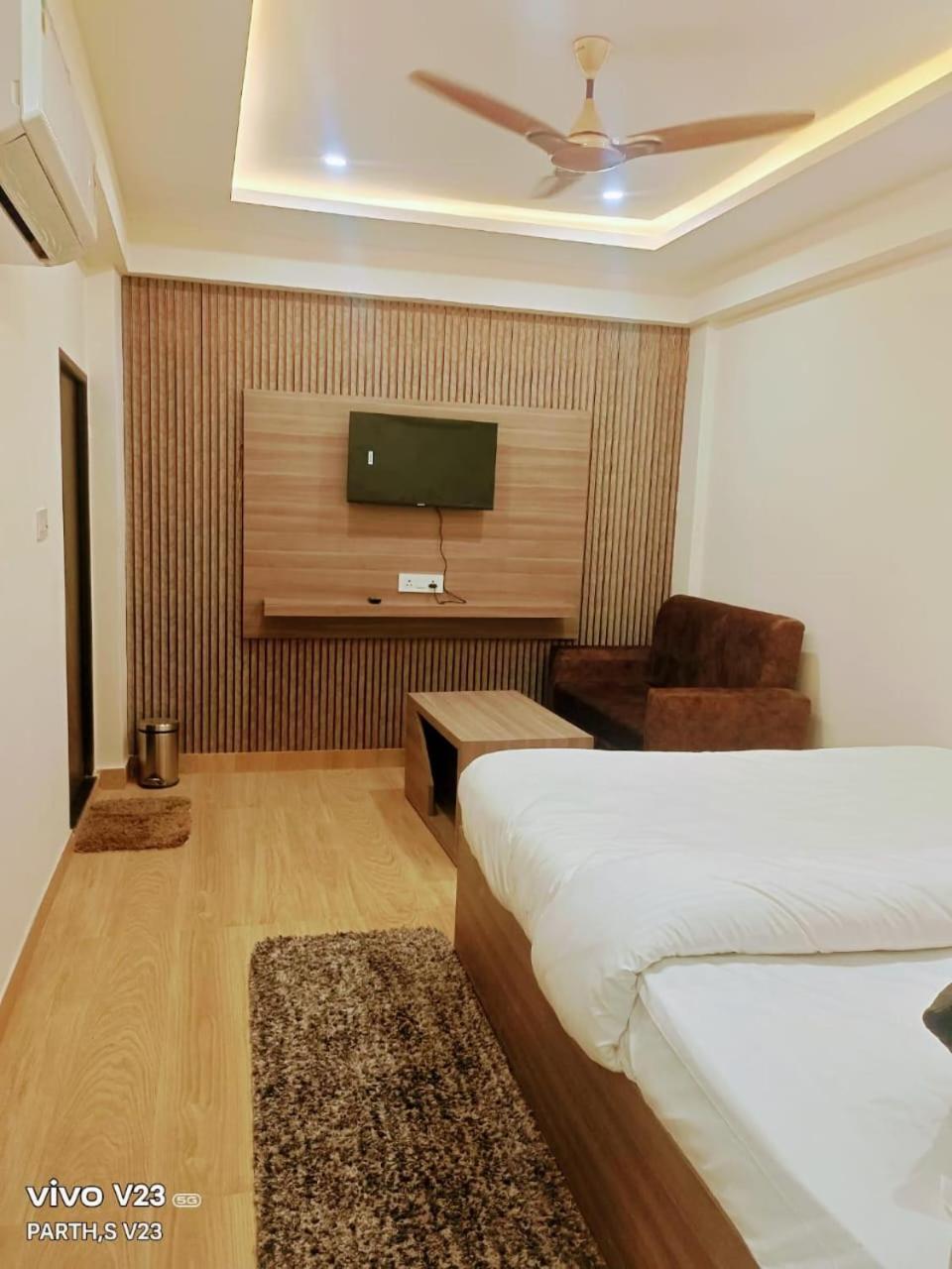 Hotel Abhinandan Ayodhya Ngoại thất bức ảnh