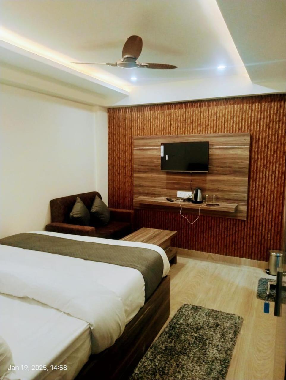 Hotel Abhinandan Ayodhya Ngoại thất bức ảnh